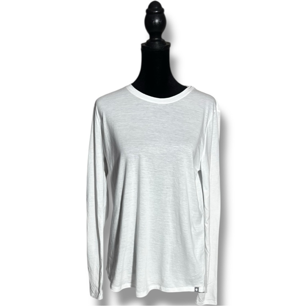 Figs NWT Soft White Lightweight Long Sleeve Cotton Crew Neck Shirt